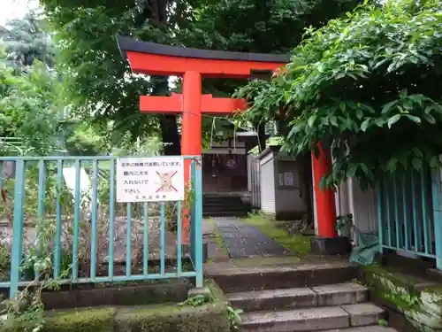 出世稲荷神社（春日稲荷神社）の鳥居