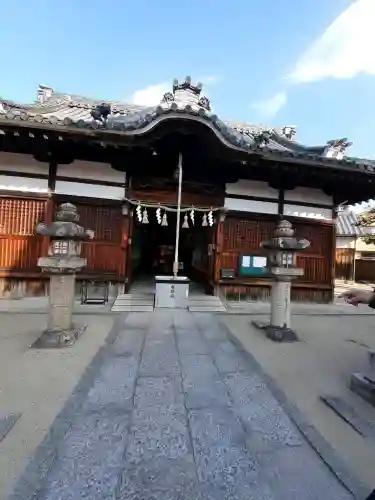 小山産土神社の{uncategorized: "未分類", other: "その他", undefined: "問題あり", building: "その他建物", grave: "お墓", sacred_gate: "鳥居", guardian: "狛犬", statue: "像", buddha: "仏像", history: "歴史", nature: "自然", garden: "庭園", animal: "動物", pagoda: "塔", temizu: "手水舎", mountain_gate: "山門・神門", sanctuary: "本殿・本堂", subordinate: "末社・摂社", art: "芸術", scenery: "景色", jizo: "地蔵", ema: "絵馬", goshuin: "御朱印", omikuji: "おみくじ", items: "授与品その他", amulet: "お守り", goshuincho: "御朱印帳", eats: "食事", festival: "お祭り", votive_dance: "神楽", shichigosan: "七五三参", wedding: "結婚式", experience: "体験その他", initially: "初詣", around: "周辺", anti_infection: "感染症対策"}