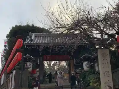 豊川稲荷東京別院の山門・神門