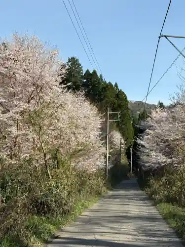 観音滝観音の{uncategorized: "未分類", other: "その他", undefined: "問題あり", building: "その他建物", grave: "お墓", sacred_gate: "鳥居", guardian: "狛犬", statue: "像", buddha: "仏像", history: "歴史", nature: "自然", garden: "庭園", animal: "動物", pagoda: "塔", temizu: "手水舎", mountain_gate: "山門・神門", sanctuary: "本殿・本堂", subordinate: "末社・摂社", art: "芸術", scenery: "景色", jizo: "地蔵", ema: "絵馬", goshuin: "御朱印", omikuji: "おみくじ", items: "授与品その他", amulet: "お守り", goshuincho: "御朱印帳", eats: "食事", festival: "お祭り", votive_dance: "神楽", shichigosan: "七五三参", wedding: "結婚式", experience: "体験その他", initially: "初詣", around: "周辺", anti_infection: "感染症対策"}
