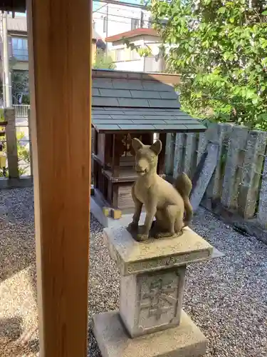 稲荷社（辰巳稲荷社）の狛犬