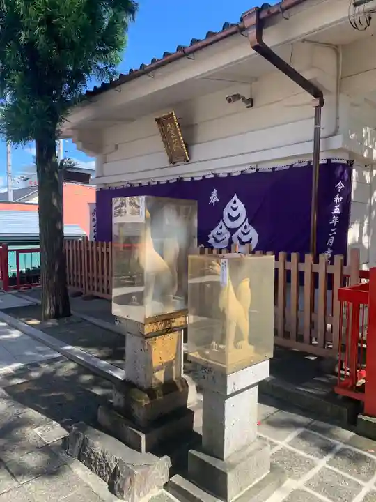 千代保稲荷神社の末社・摂社