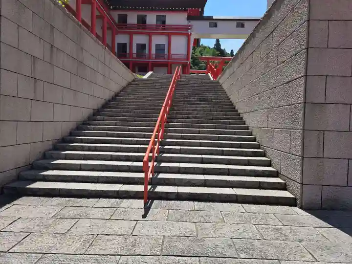 宝徳山稲荷大社(新潟県)