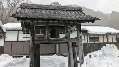 常光寺の{uncategorized: "未分類", other: "その他", undefined: "問題あり", building: "その他建物", grave: "お墓", sacred_gate: "鳥居", guardian: "狛犬", statue: "像", buddha: "仏像", history: "歴史", nature: "自然", garden: "庭園", animal: "動物", pagoda: "塔", temizu: "手水舎", mountain_gate: "山門・神門", sanctuary: "本殿・本堂", subordinate: "末社・摂社", art: "芸術", scenery: "景色", jizo: "地蔵", ema: "絵馬", goshuin: "御朱印", omikuji: "おみくじ", items: "授与品その他", amulet: "お守り", goshuincho: "御朱印帳", eats: "食事", festival: "お祭り", votive_dance: "神楽", shichigosan: "七五三参", wedding: "結婚式", experience: "体験その他", initially: "初詣", around: "周辺", anti_infection: "感染症対策"}