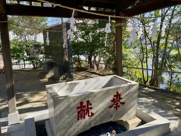 驚神社の{uncategorized: "未分類", other: "その他", undefined: "問題あり", building: "その他建物", grave: "お墓", sacred_gate: "鳥居", guardian: "狛犬", statue: "像", buddha: "仏像", history: "歴史", nature: "自然", garden: "庭園", animal: "動物", pagoda: "塔", temizu: "手水舎", mountain_gate: "山門・神門", sanctuary: "本殿・本堂", subordinate: "末社・摂社", art: "芸術", scenery: "景色", jizo: "地蔵", ema: "絵馬", goshuin: "御朱印", omikuji: "おみくじ", items: "授与品その他", amulet: "お守り", goshuincho: "御朱印帳", eats: "食事", festival: "お祭り", votive_dance: "神楽", shichigosan: "七五三参", wedding: "結婚式", experience: "体験その他", initially: "初詣", around: "周辺", anti_infection: "感染症対策"}