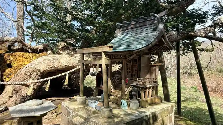 橡木山白木神社の{uncategorized: "未分類", other: "その他", undefined: "問題あり", building: "その他建物", grave: "お墓", sacred_gate: "鳥居", guardian: "狛犬", statue: "像", buddha: "仏像", history: "歴史", nature: "自然", garden: "庭園", animal: "動物", pagoda: "塔", temizu: "手水舎", mountain_gate: "山門・神門", sanctuary: "本殿・本堂", subordinate: "末社・摂社", art: "芸術", scenery: "景色", jizo: "地蔵", ema: "絵馬", goshuin: "御朱印", omikuji: "おみくじ", items: "授与品その他", amulet: "お守り", goshuincho: "御朱印帳", eats: "食事", festival: "お祭り", votive_dance: "神楽", shichigosan: "七五三参", wedding: "結婚式", experience: "体験その他", initially: "初詣", around: "周辺", anti_infection: "感染症対策"}
