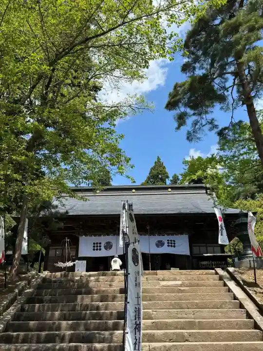 土津神社|こどもと出世の神さまの{uncategorized: "未分類", other: "その他", undefined: "問題あり", building: "その他建物", grave: "お墓", sacred_gate: "鳥居", guardian: "狛犬", statue: "像", buddha: "仏像", history: "歴史", nature: "自然", garden: "庭園", animal: "動物", pagoda: "塔", temizu: "手水舎", mountain_gate: "山門・神門", sanctuary: "本殿・本堂", subordinate: "末社・摂社", art: "芸術", scenery: "景色", jizo: "地蔵", ema: "絵馬", goshuin: "御朱印", omikuji: "おみくじ", items: "授与品その他", amulet: "お守り", goshuincho: "御朱印帳", eats: "食事", festival: "お祭り", votive_dance: "神楽", shichigosan: "七五三参", wedding: "結婚式", experience: "体験その他", initially: "初詣", around: "周辺", anti_infection: "感染症対策"}