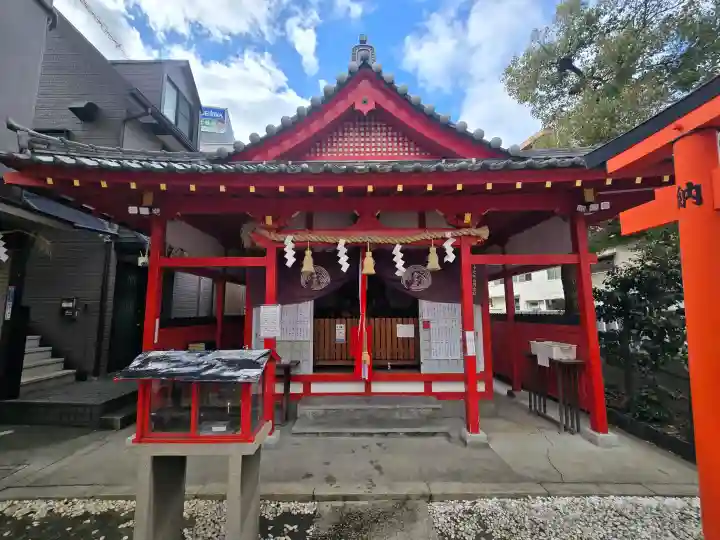 赤手拭稲荷神社の{uncategorized: "未分類", other: "その他", undefined: "問題あり", building: "その他建物", grave: "お墓", sacred_gate: "鳥居", guardian: "狛犬", statue: "像", buddha: "仏像", history: "歴史", nature: "自然", garden: "庭園", animal: "動物", pagoda: "塔", temizu: "手水舎", mountain_gate: "山門・神門", sanctuary: "本殿・本堂", subordinate: "末社・摂社", art: "芸術", scenery: "景色", jizo: "地蔵", ema: "絵馬", goshuin: "御朱印", omikuji: "おみくじ", items: "授与品その他", amulet: "お守り", goshuincho: "御朱印帳", eats: "食事", festival: "お祭り", votive_dance: "神楽", shichigosan: "七五三参", wedding: "結婚式", experience: "体験その他", initially: "初詣", around: "周辺", anti_infection: "感染症対策"}