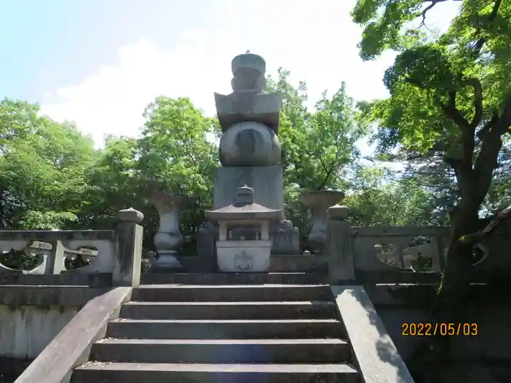豊国廟(豊国神社飛地境内)の塔