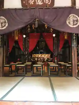龍真寺の本殿・本堂