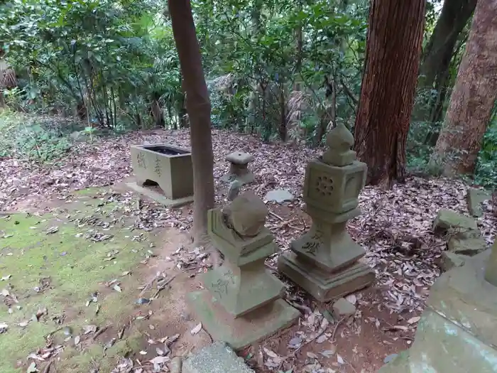 石楯尾神社の建物その他