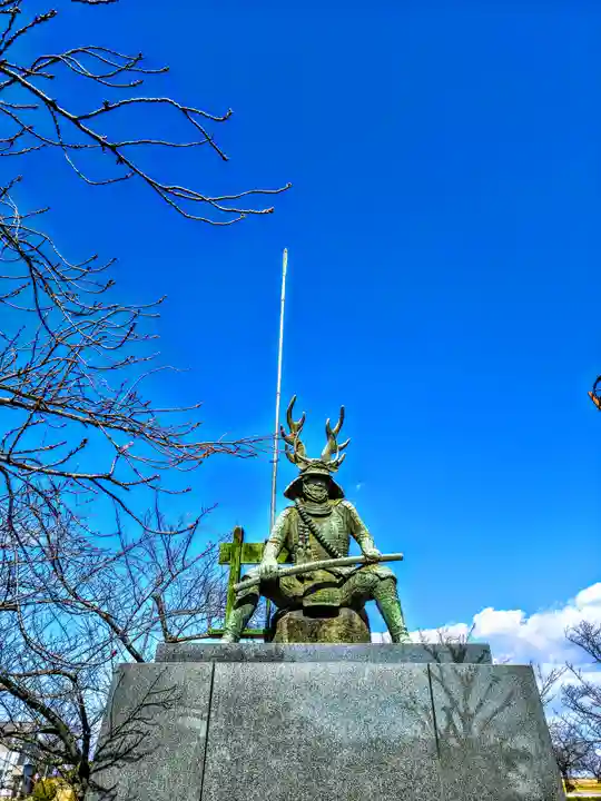 鎭國守國神社の周辺