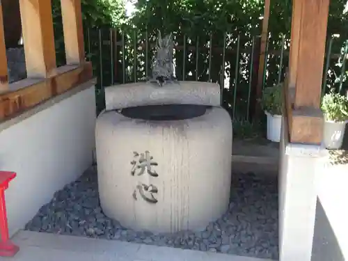 鶴見神社の手水舎