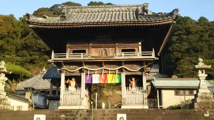 平等寺の山門・神門