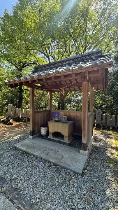飯神社の{uncategorized: "未分類", other: "その他", undefined: "問題あり", building: "その他建物", grave: "お墓", sacred_gate: "鳥居", guardian: "狛犬", statue: "像", buddha: "仏像", history: "歴史", nature: "自然", garden: "庭園", animal: "動物", pagoda: "塔", temizu: "手水舎", mountain_gate: "山門・神門", sanctuary: "本殿・本堂", subordinate: "末社・摂社", art: "芸術", scenery: "景色", jizo: "地蔵", ema: "絵馬", goshuin: "御朱印", omikuji: "おみくじ", items: "授与品その他", amulet: "お守り", goshuincho: "御朱印帳", eats: "食事", festival: "お祭り", votive_dance: "神楽", shichigosan: "七五三参", wedding: "結婚式", experience: "体験その他", initially: "初詣", around: "周辺", anti_infection: "感染症対策"}