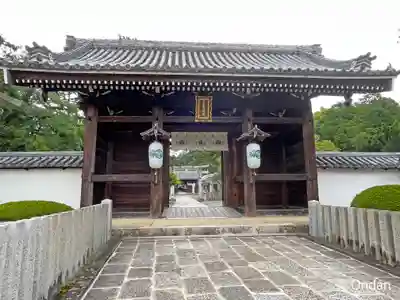 多田神社の山門・神門