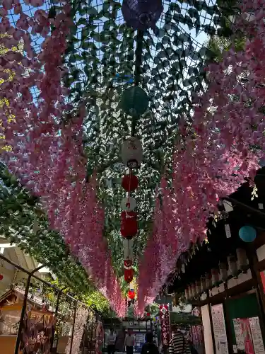 露天神社（お初天神）の{uncategorized: "未分類", other: "その他", undefined: "問題あり", building: "その他建物", grave: "お墓", sacred_gate: "鳥居", guardian: "狛犬", statue: "像", buddha: "仏像", history: "歴史", nature: "自然", garden: "庭園", animal: "動物", pagoda: "塔", temizu: "手水舎", mountain_gate: "山門・神門", sanctuary: "本殿・本堂", subordinate: "末社・摂社", art: "芸術", scenery: "景色", jizo: "地蔵", ema: "絵馬", goshuin: "御朱印", omikuji: "おみくじ", items: "授与品その他", amulet: "お守り", goshuincho: "御朱印帳", eats: "食事", festival: "お祭り", votive_dance: "神楽", shichigosan: "七五三参", wedding: "結婚式", experience: "体験その他", initially: "初詣", around: "周辺", anti_infection: "感染症対策"}