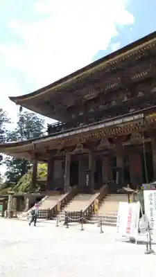 金峯山寺の本殿・本堂