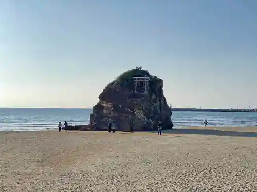 稲佐の浜　弁天島の景色