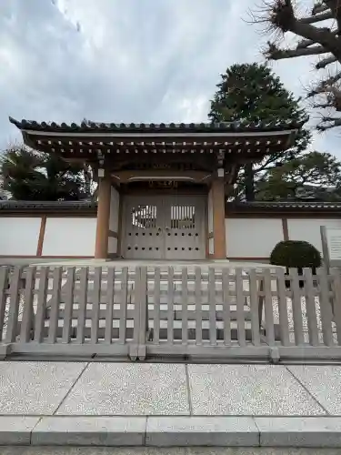 東円寺の{uncategorized: "未分類", other: "その他", undefined: "問題あり", building: "その他建物", grave: "お墓", sacred_gate: "鳥居", guardian: "狛犬", statue: "像", buddha: "仏像", history: "歴史", nature: "自然", garden: "庭園", animal: "動物", pagoda: "塔", temizu: "手水舎", mountain_gate: "山門・神門", sanctuary: "本殿・本堂", subordinate: "末社・摂社", art: "芸術", scenery: "景色", jizo: "地蔵", ema: "絵馬", goshuin: "御朱印", omikuji: "おみくじ", items: "授与品その他", amulet: "お守り", goshuincho: "御朱印帳", eats: "食事", festival: "お祭り", votive_dance: "神楽", shichigosan: "七五三参", wedding: "結婚式", experience: "体験その他", initially: "初詣", around: "周辺", anti_infection: "感染症対策"}