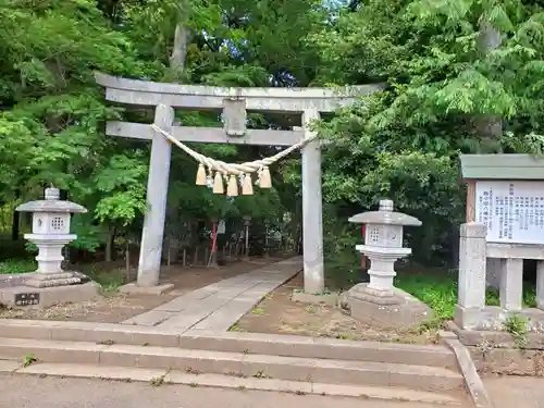 間々田八幡宮の鳥居