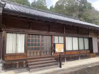 宝蔵寺の{uncategorized: "未分類", other: "その他", undefined: "問題あり", building: "その他建物", grave: "お墓", sacred_gate: "鳥居", guardian: "狛犬", statue: "像", buddha: "仏像", history: "歴史", nature: "自然", garden: "庭園", animal: "動物", pagoda: "塔", temizu: "手水舎", mountain_gate: "山門・神門", sanctuary: "本殿・本堂", subordinate: "末社・摂社", art: "芸術", scenery: "景色", jizo: "地蔵", ema: "絵馬", goshuin: "御朱印", omikuji: "おみくじ", items: "授与品その他", amulet: "お守り", goshuincho: "御朱印帳", eats: "食事", festival: "お祭り", votive_dance: "神楽", shichigosan: "七五三参", wedding: "結婚式", experience: "体験その他", initially: "初詣", around: "周辺", anti_infection: "感染症対策"}
