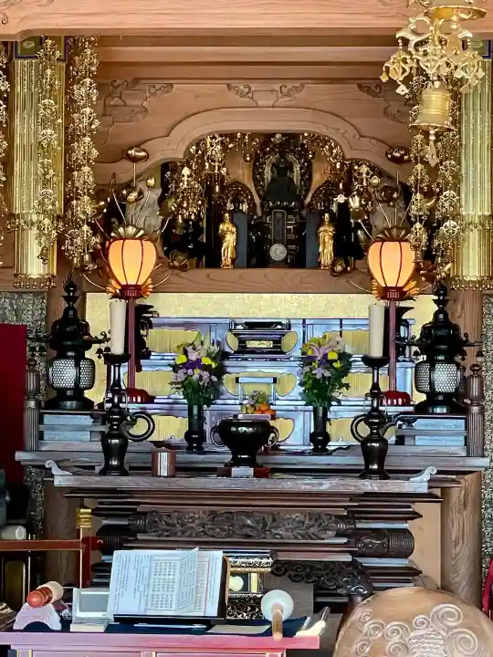 徳林寺の{uncategorized: "未分類", other: "その他", undefined: "問題あり", building: "その他建物", grave: "お墓", sacred_gate: "鳥居", guardian: "狛犬", statue: "像", buddha: "仏像", history: "歴史", nature: "自然", garden: "庭園", animal: "動物", pagoda: "塔", temizu: "手水舎", mountain_gate: "山門・神門", sanctuary: "本殿・本堂", subordinate: "末社・摂社", art: "芸術", scenery: "景色", jizo: "地蔵", ema: "絵馬", goshuin: "御朱印", omikuji: "おみくじ", items: "授与品その他", amulet: "お守り", goshuincho: "御朱印帳", eats: "食事", festival: "お祭り", votive_dance: "神楽", shichigosan: "七五三参", wedding: "結婚式", experience: "体験その他", initially: "初詣", around: "周辺", anti_infection: "感染症対策"}