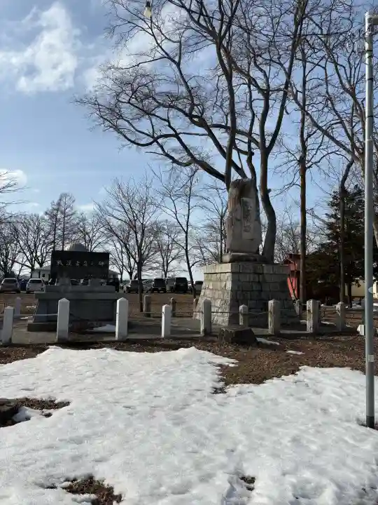 幕別神社の{uncategorized: "未分類", other: "その他", undefined: "問題あり", building: "その他建物", grave: "お墓", sacred_gate: "鳥居", guardian: "狛犬", statue: "像", buddha: "仏像", history: "歴史", nature: "自然", garden: "庭園", animal: "動物", pagoda: "塔", temizu: "手水舎", mountain_gate: "山門・神門", sanctuary: "本殿・本堂", subordinate: "末社・摂社", art: "芸術", scenery: "景色", jizo: "地蔵", ema: "絵馬", goshuin: "御朱印", omikuji: "おみくじ", items: "授与品その他", amulet: "お守り", goshuincho: "御朱印帳", eats: "食事", festival: "お祭り", votive_dance: "神楽", shichigosan: "七五三参", wedding: "結婚式", experience: "体験その他", initially: "初詣", around: "周辺", anti_infection: "感染症対策"}