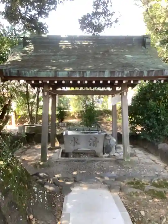 上地八幡宮の手水舎