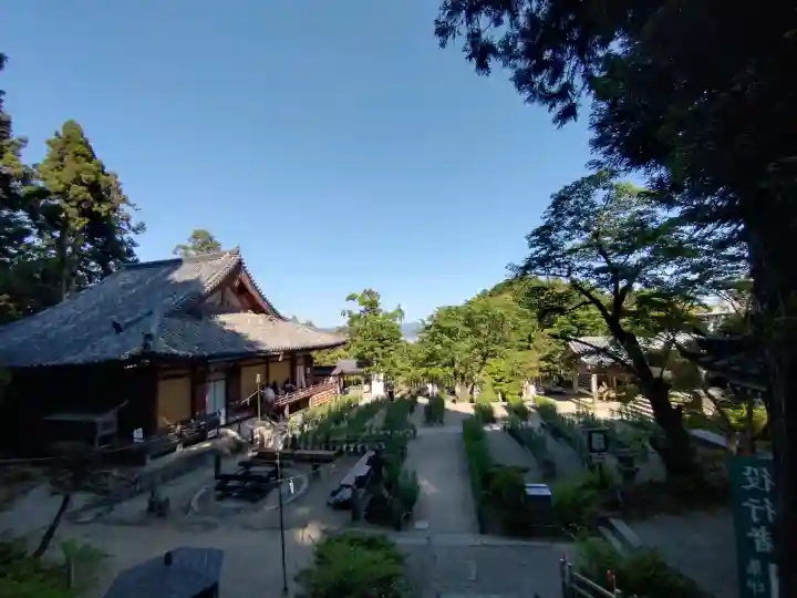 松尾寺の{uncategorized: "未分類", other: "その他", undefined: "問題あり", building: "その他建物", grave: "お墓", sacred_gate: "鳥居", guardian: "狛犬", statue: "像", buddha: "仏像", history: "歴史", nature: "自然", garden: "庭園", animal: "動物", pagoda: "塔", temizu: "手水舎", mountain_gate: "山門・神門", sanctuary: "本殿・本堂", subordinate: "末社・摂社", art: "芸術", scenery: "景色", jizo: "地蔵", ema: "絵馬", goshuin: "御朱印", omikuji: "おみくじ", items: "授与品その他", amulet: "お守り", goshuincho: "御朱印帳", eats: "食事", festival: "お祭り", votive_dance: "神楽", shichigosan: "七五三参", wedding: "結婚式", experience: "体験その他", initially: "初詣", around: "周辺", anti_infection: "感染症対策"}