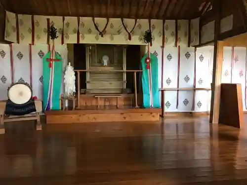 荒磯魚見根神社の本殿