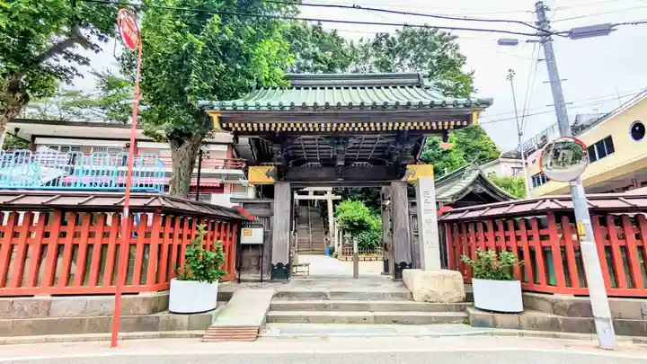 王子稲荷神社の山門・神門
