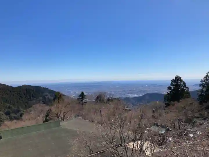 大山阿夫利神社の{uncategorized: "未分類", other: "その他", undefined: "問題あり", building: "その他建物", grave: "お墓", sacred_gate: "鳥居", guardian: "狛犬", statue: "像", buddha: "仏像", history: "歴史", nature: "自然", garden: "庭園", animal: "動物", pagoda: "塔", temizu: "手水舎", mountain_gate: "山門・神門", sanctuary: "本殿・本堂", subordinate: "末社・摂社", art: "芸術", scenery: "景色", jizo: "地蔵", ema: "絵馬", goshuin: "御朱印", omikuji: "おみくじ", items: "授与品その他", amulet: "お守り", goshuincho: "御朱印帳", eats: "食事", festival: "お祭り", votive_dance: "神楽", shichigosan: "七五三参", wedding: "結婚式", experience: "体験その他", initially: "初詣", around: "周辺", anti_infection: "感染症対策"}