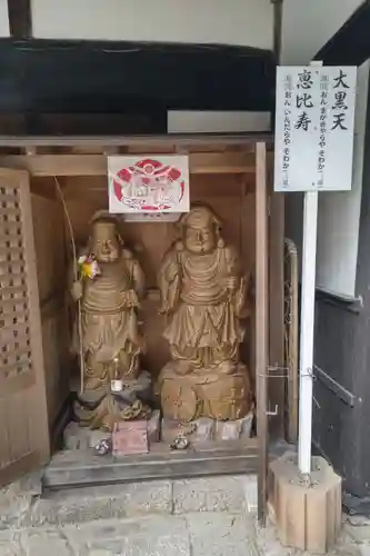 川見薬師寺の像