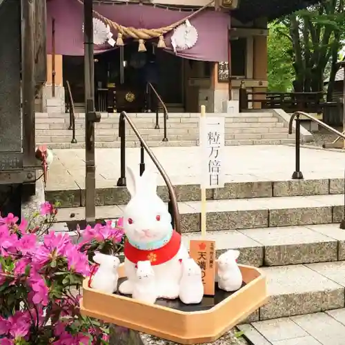 彌彦神社　(伊夜日子神社)の像