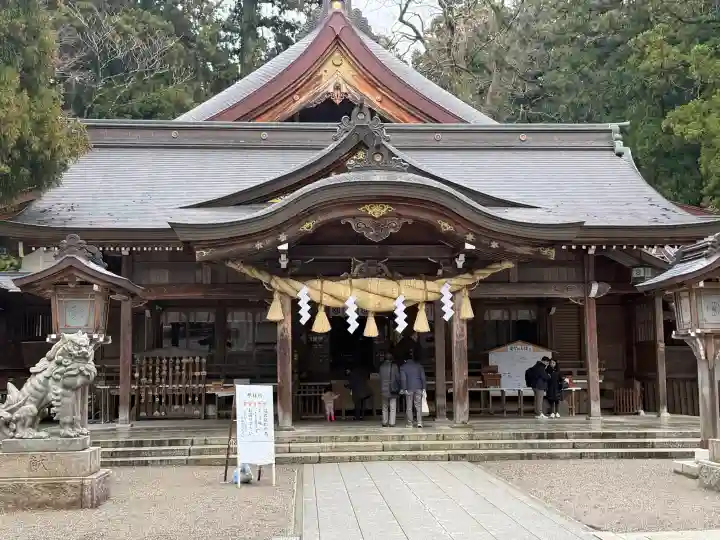 白山比咩神社の{uncategorized: "未分類", other: "その他", undefined: "問題あり", building: "その他建物", grave: "お墓", sacred_gate: "鳥居", guardian: "狛犬", statue: "像", buddha: "仏像", history: "歴史", nature: "自然", garden: "庭園", animal: "動物", pagoda: "塔", temizu: "手水舎", mountain_gate: "山門・神門", sanctuary: "本殿・本堂", subordinate: "末社・摂社", art: "芸術", scenery: "景色", jizo: "地蔵", ema: "絵馬", goshuin: "御朱印", omikuji: "おみくじ", items: "授与品その他", amulet: "お守り", goshuincho: "御朱印帳", eats: "食事", festival: "お祭り", votive_dance: "神楽", shichigosan: "七五三参", wedding: "結婚式", experience: "体験その他", initially: "初詣", around: "周辺", anti_infection: "感染症対策"}