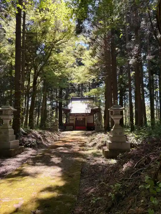 三倉神社の{uncategorized: "未分類", other: "その他", undefined: "問題あり", building: "その他建物", grave: "お墓", sacred_gate: "鳥居", guardian: "狛犬", statue: "像", buddha: "仏像", history: "歴史", nature: "自然", garden: "庭園", animal: "動物", pagoda: "塔", temizu: "手水舎", mountain_gate: "山門・神門", sanctuary: "本殿・本堂", subordinate: "末社・摂社", art: "芸術", scenery: "景色", jizo: "地蔵", ema: "絵馬", goshuin: "御朱印", omikuji: "おみくじ", items: "授与品その他", amulet: "お守り", goshuincho: "御朱印帳", eats: "食事", festival: "お祭り", votive_dance: "神楽", shichigosan: "七五三参", wedding: "結婚式", experience: "体験その他", initially: "初詣", around: "周辺", anti_infection: "感染症対策"}