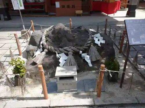 阿蘇白水龍神權現神社の像