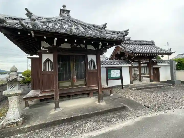福量寺の{uncategorized: "未分類", other: "その他", undefined: "問題あり", building: "その他建物", grave: "お墓", sacred_gate: "鳥居", guardian: "狛犬", statue: "像", buddha: "仏像", history: "歴史", nature: "自然", garden: "庭園", animal: "動物", pagoda: "塔", temizu: "手水舎", mountain_gate: "山門・神門", sanctuary: "本殿・本堂", subordinate: "末社・摂社", art: "芸術", scenery: "景色", jizo: "地蔵", ema: "絵馬", goshuin: "御朱印", omikuji: "おみくじ", items: "授与品その他", amulet: "お守り", goshuincho: "御朱印帳", eats: "食事", festival: "お祭り", votive_dance: "神楽", shichigosan: "七五三参", wedding: "結婚式", experience: "体験その他", initially: "初詣", around: "周辺", anti_infection: "感染症対策"}