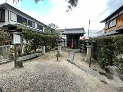 部令田神社の{uncategorized: "未分類", other: "その他", undefined: "問題あり", building: "その他建物", grave: "お墓", sacred_gate: "鳥居", guardian: "狛犬", statue: "像", buddha: "仏像", history: "歴史", nature: "自然", garden: "庭園", animal: "動物", pagoda: "塔", temizu: "手水舎", mountain_gate: "山門・神門", sanctuary: "本殿・本堂", subordinate: "末社・摂社", art: "芸術", scenery: "景色", jizo: "地蔵", ema: "絵馬", goshuin: "御朱印", omikuji: "おみくじ", items: "授与品その他", amulet: "お守り", goshuincho: "御朱印帳", eats: "食事", festival: "お祭り", votive_dance: "神楽", shichigosan: "七五三参", wedding: "結婚式", experience: "体験その他", initially: "初詣", around: "周辺", anti_infection: "感染症対策"}