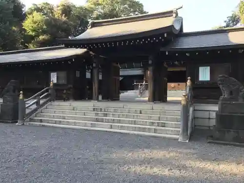 井草八幡宮の山門・神門