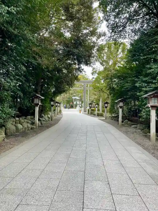 寒川神社の{uncategorized: "未分類", other: "その他", undefined: "問題あり", building: "その他建物", grave: "お墓", sacred_gate: "鳥居", guardian: "狛犬", statue: "像", buddha: "仏像", history: "歴史", nature: "自然", garden: "庭園", animal: "動物", pagoda: "塔", temizu: "手水舎", mountain_gate: "山門・神門", sanctuary: "本殿・本堂", subordinate: "末社・摂社", art: "芸術", scenery: "景色", jizo: "地蔵", ema: "絵馬", goshuin: "御朱印", omikuji: "おみくじ", items: "授与品その他", amulet: "お守り", goshuincho: "御朱印帳", eats: "食事", festival: "お祭り", votive_dance: "神楽", shichigosan: "七五三参", wedding: "結婚式", experience: "体験その他", initially: "初詣", around: "周辺", anti_infection: "感染症対策"}