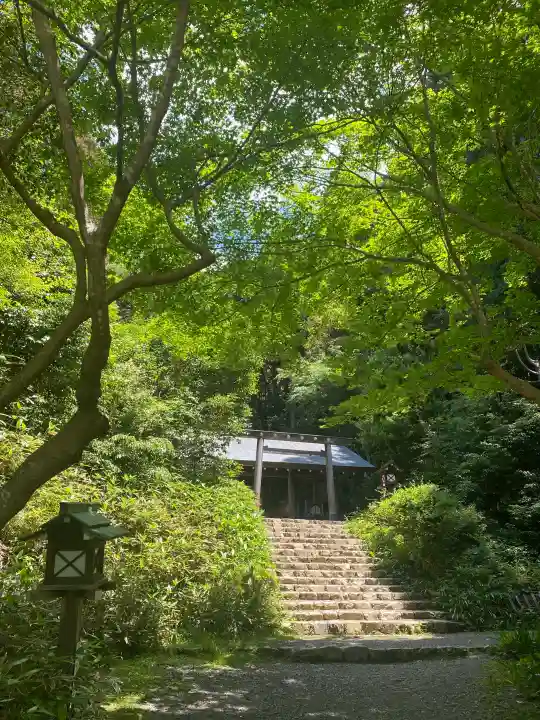 日向大神宮の{uncategorized: "未分類", other: "その他", undefined: "問題あり", building: "その他建物", grave: "お墓", sacred_gate: "鳥居", guardian: "狛犬", statue: "像", buddha: "仏像", history: "歴史", nature: "自然", garden: "庭園", animal: "動物", pagoda: "塔", temizu: "手水舎", mountain_gate: "山門・神門", sanctuary: "本殿・本堂", subordinate: "末社・摂社", art: "芸術", scenery: "景色", jizo: "地蔵", ema: "絵馬", goshuin: "御朱印", omikuji: "おみくじ", items: "授与品その他", amulet: "お守り", goshuincho: "御朱印帳", eats: "食事", festival: "お祭り", votive_dance: "神楽", shichigosan: "七五三参", wedding: "結婚式", experience: "体験その他", initially: "初詣", around: "周辺", anti_infection: "感染症対策"}