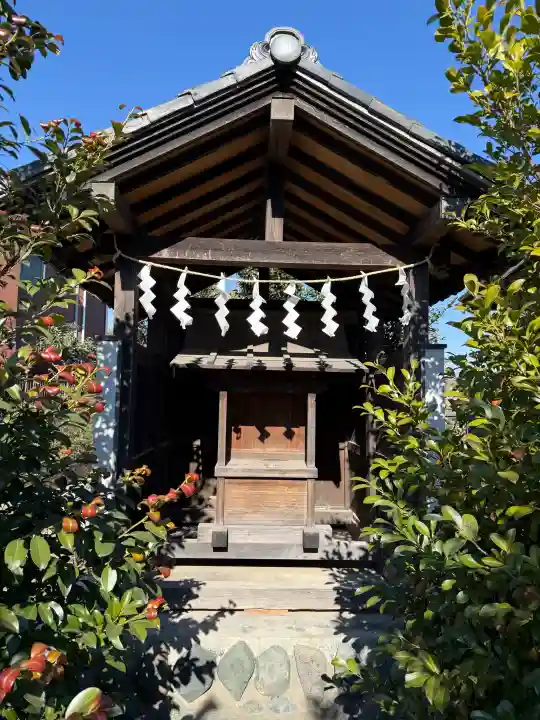 堰宮神社の{uncategorized: "未分類", other: "その他", undefined: "問題あり", building: "その他建物", grave: "お墓", sacred_gate: "鳥居", guardian: "狛犬", statue: "像", buddha: "仏像", history: "歴史", nature: "自然", garden: "庭園", animal: "動物", pagoda: "塔", temizu: "手水舎", mountain_gate: "山門・神門", sanctuary: "本殿・本堂", subordinate: "末社・摂社", art: "芸術", scenery: "景色", jizo: "地蔵", ema: "絵馬", goshuin: "御朱印", omikuji: "おみくじ", items: "授与品その他", amulet: "お守り", goshuincho: "御朱印帳", eats: "食事", festival: "お祭り", votive_dance: "神楽", shichigosan: "七五三参", wedding: "結婚式", experience: "体験その他", initially: "初詣", around: "周辺", anti_infection: "感染症対策"}