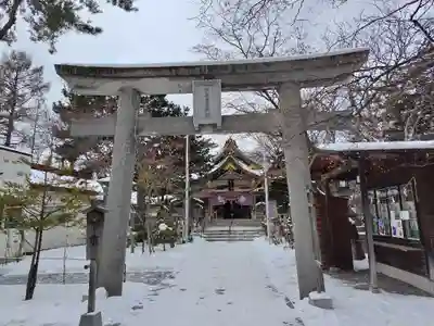 彌彦神社　(伊夜日子神社)の鳥居