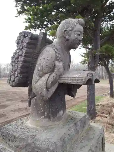 樽川神社の像