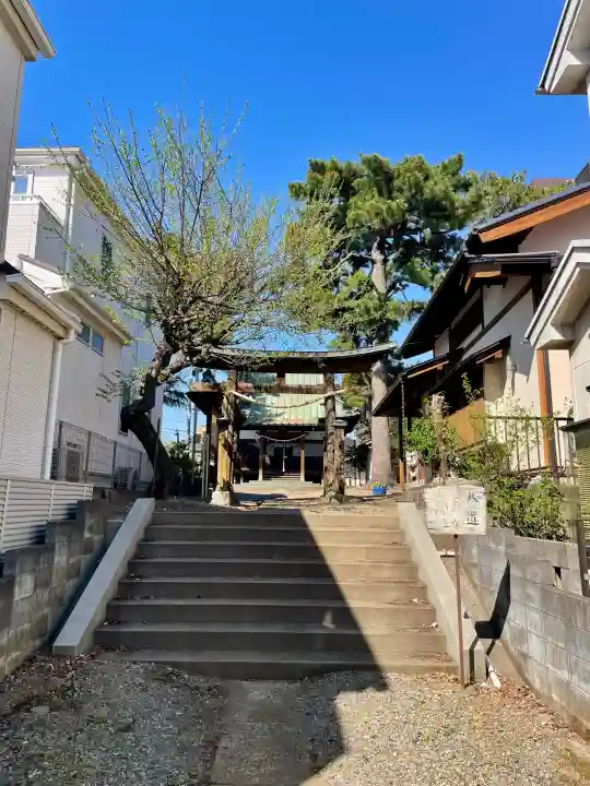東伏見氷川神社の{uncategorized: "未分類", other: "その他", undefined: "問題あり", building: "その他建物", grave: "お墓", sacred_gate: "鳥居", guardian: "狛犬", statue: "像", buddha: "仏像", history: "歴史", nature: "自然", garden: "庭園", animal: "動物", pagoda: "塔", temizu: "手水舎", mountain_gate: "山門・神門", sanctuary: "本殿・本堂", subordinate: "末社・摂社", art: "芸術", scenery: "景色", jizo: "地蔵", ema: "絵馬", goshuin: "御朱印", omikuji: "おみくじ", items: "授与品その他", amulet: "お守り", goshuincho: "御朱印帳", eats: "食事", festival: "お祭り", votive_dance: "神楽", shichigosan: "七五三参", wedding: "結婚式", experience: "体験その他", initially: "初詣", around: "周辺", anti_infection: "感染症対策"}