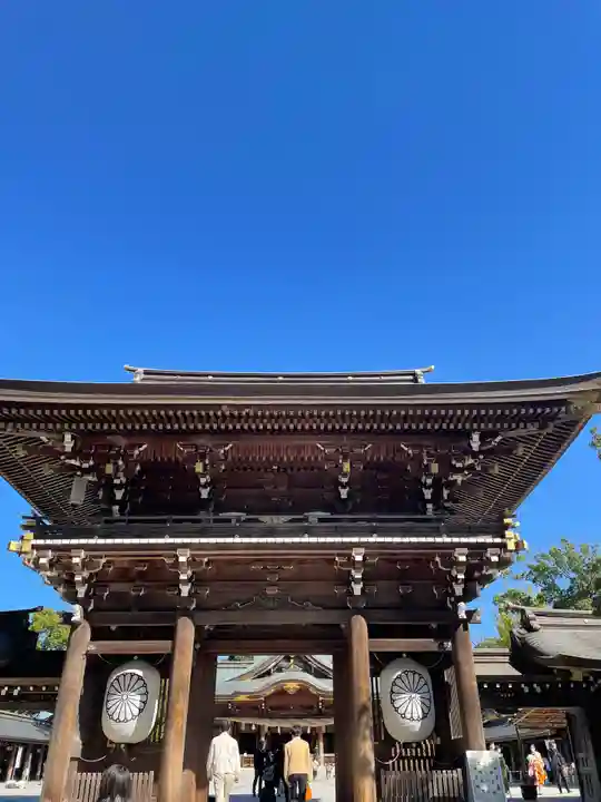 寒川神社の山門・神門