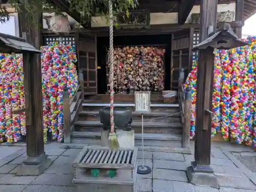 金剛寺（八坂庚申堂）の{uncategorized: "未分類", other: "その他", undefined: "問題あり", building: "その他建物", grave: "お墓", sacred_gate: "鳥居", guardian: "狛犬", statue: "像", buddha: "仏像", history: "歴史", nature: "自然", garden: "庭園", animal: "動物", pagoda: "塔", temizu: "手水舎", mountain_gate: "山門・神門", sanctuary: "本殿・本堂", subordinate: "末社・摂社", art: "芸術", scenery: "景色", jizo: "地蔵", ema: "絵馬", goshuin: "御朱印", omikuji: "おみくじ", items: "授与品その他", amulet: "お守り", goshuincho: "御朱印帳", eats: "食事", festival: "お祭り", votive_dance: "神楽", shichigosan: "七五三参", wedding: "結婚式", experience: "体験その他", initially: "初詣", around: "周辺", anti_infection: "感染症対策"}