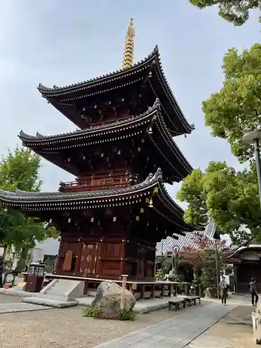 法楽寺の塔